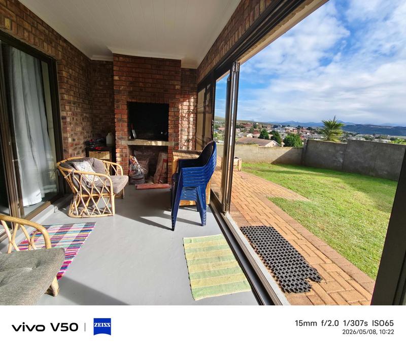 4 Bedroom Property for Sale in Hartenbos Heuwels Western Cape